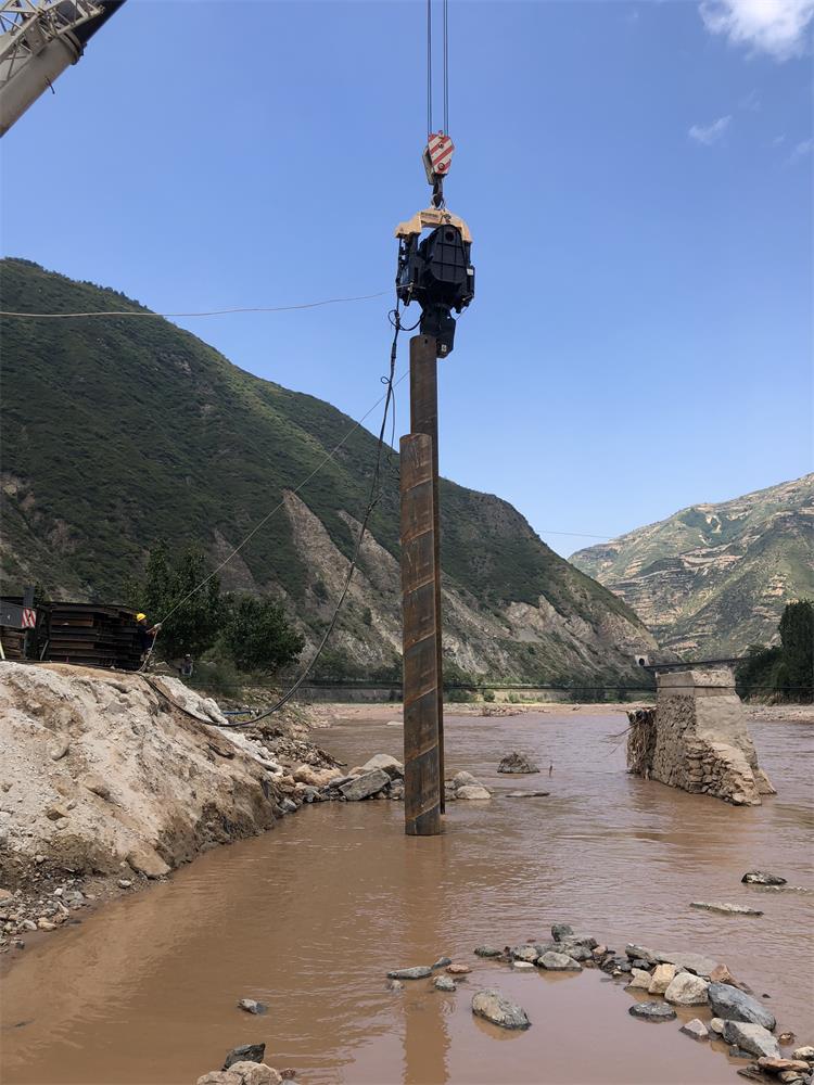 甘肅省天水元龍鎮(zhèn)渭河大橋81米鋼便橋